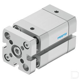 79048fe.jpg